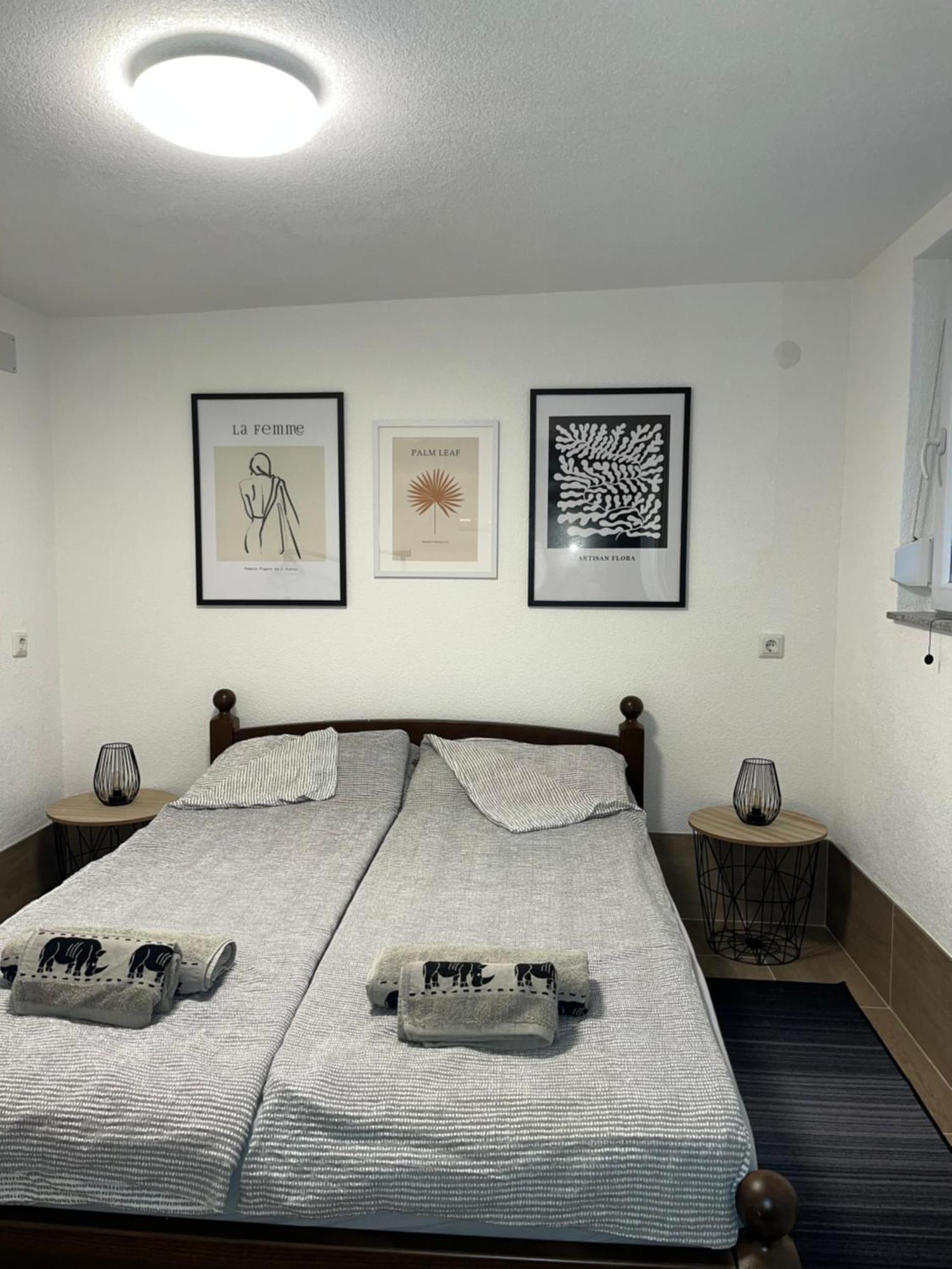 Studio Apartman Azra Kulen Vakuf Buitenkant foto