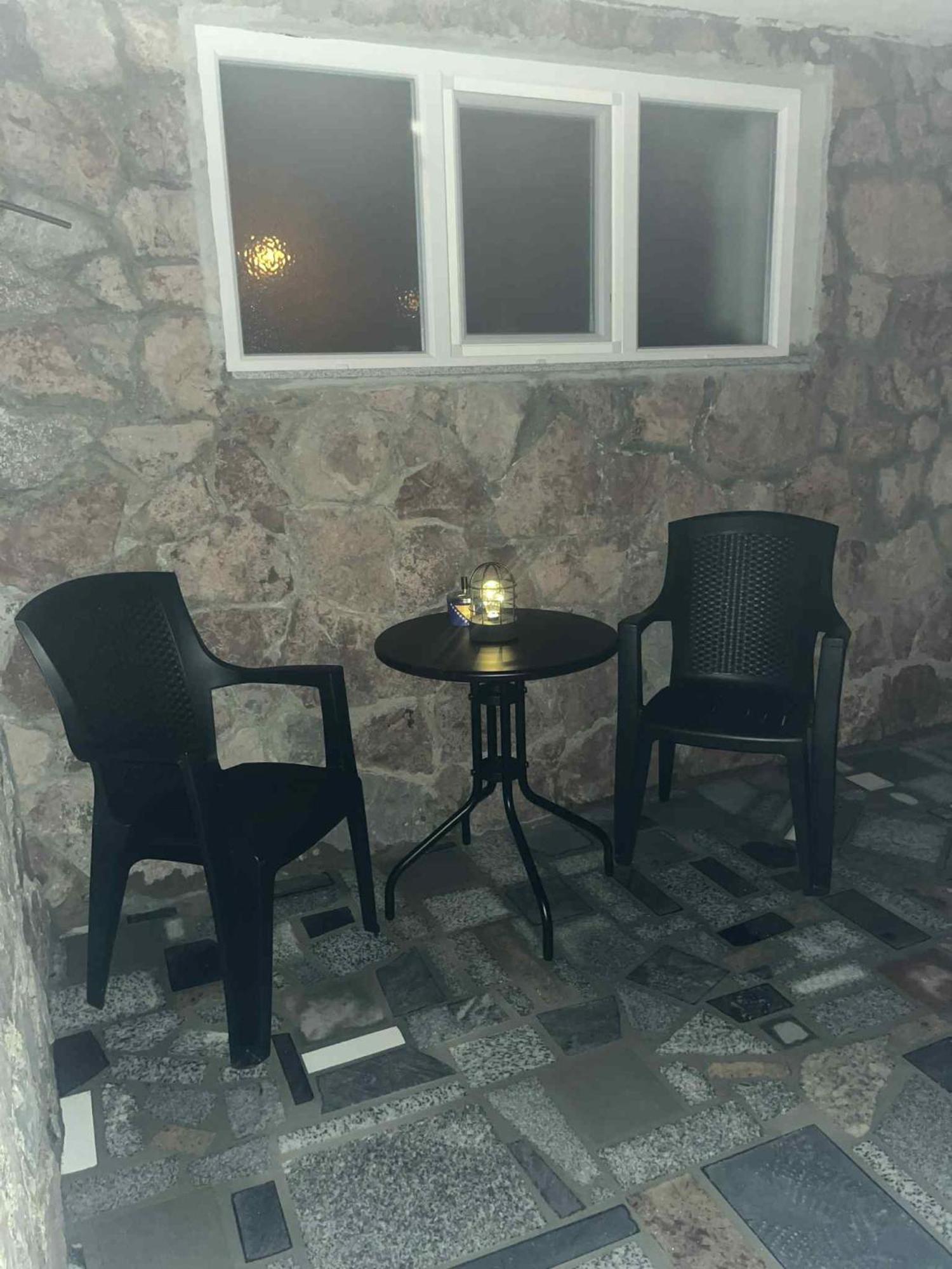 Studio Apartman Azra Kulen Vakuf Buitenkant foto